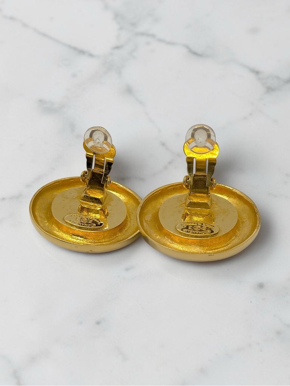 CHANEL Vintage 1993 Rue Cambon Faux Pearl Clip-On Earrings - Picture 5 of 9